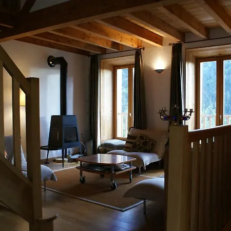 Hotel Chalet Lingayoni Oz